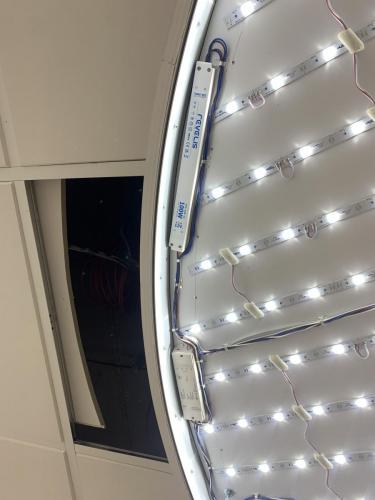 round ceiling picture illuminated assembly