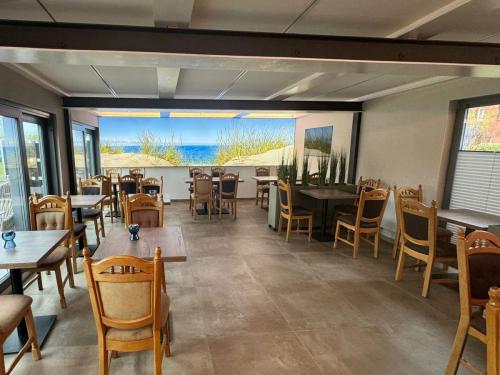 Wandbild beleuchtet mit Akustivlies